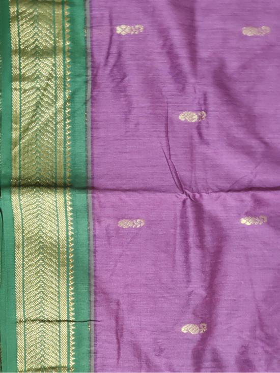 HerClozet Soft silk Gadwal boota Zari Weaving Saree-(Light Onion Pink;Green)
