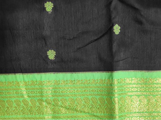 HerClozet Soft Silk Gadwal boota Zari Weaving Saree-(Black;Green)