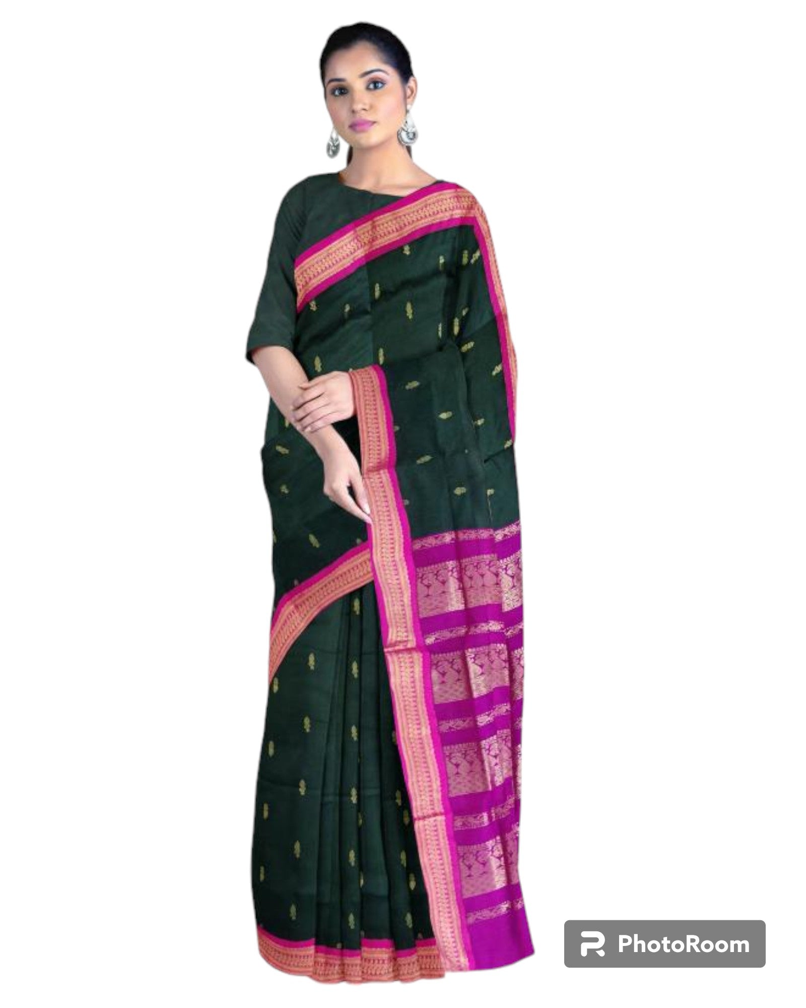 HerClozet Soft silk Gadwal boota Zari Weaving Saree-(Rama Green;Pink)