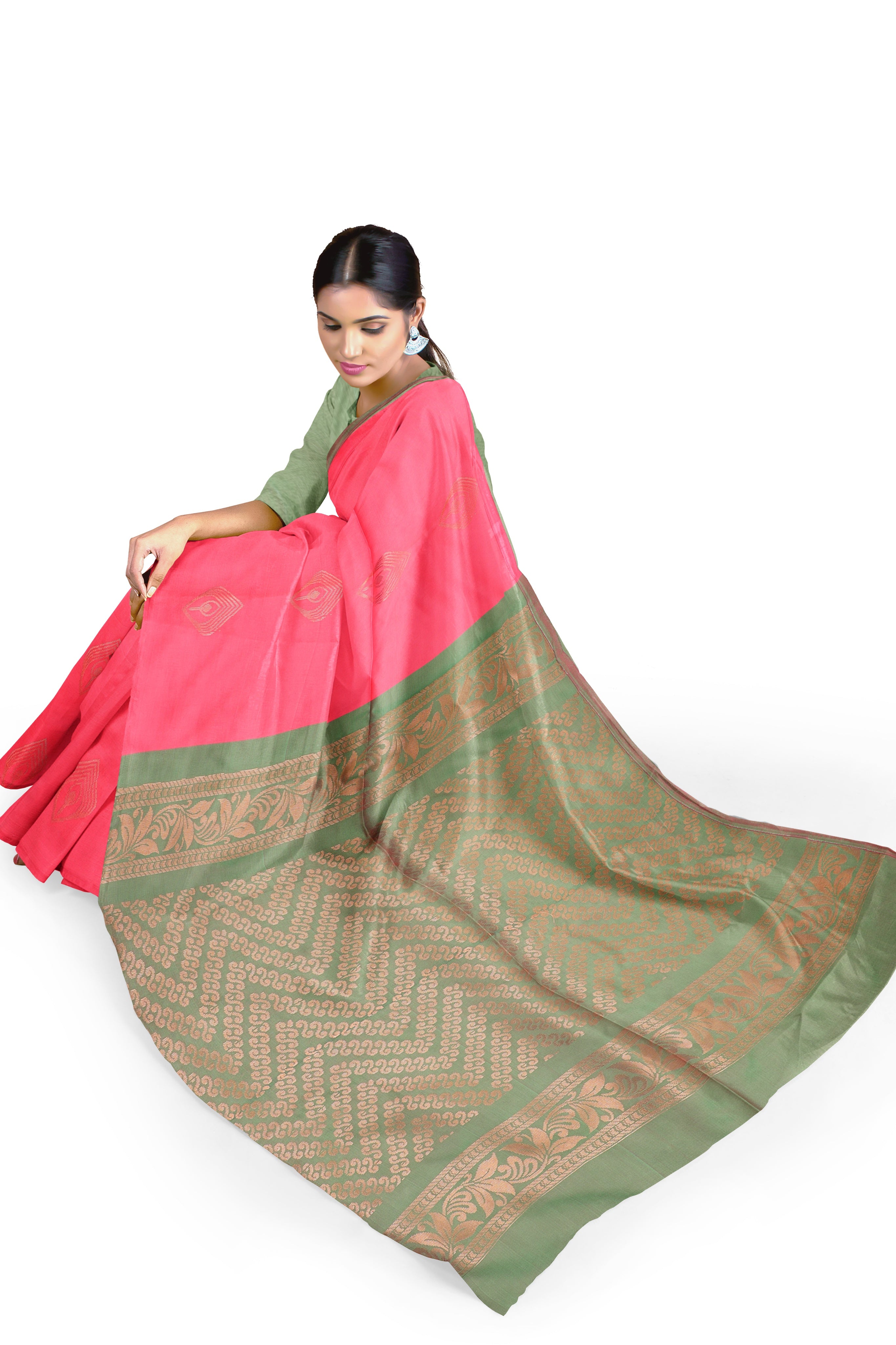 HerClozet Women's Kanjivaram Borderless Zari Weaving Soft Silk Saree(Pink;Green)