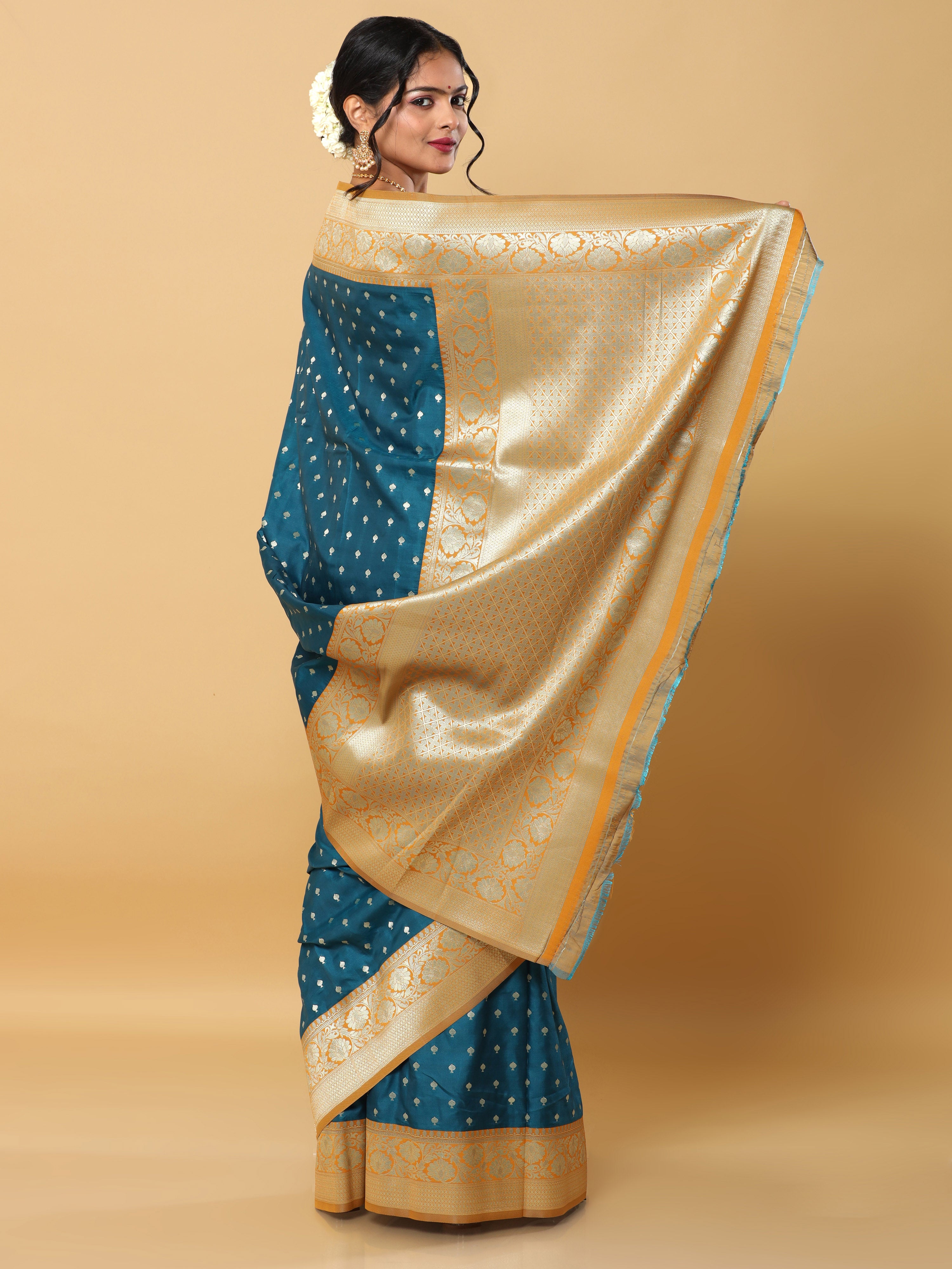 HerClozet Women's Banarasi Katan Zari weaving Silk Saree-6.3 Mtr(Rama Green;Mustard)
