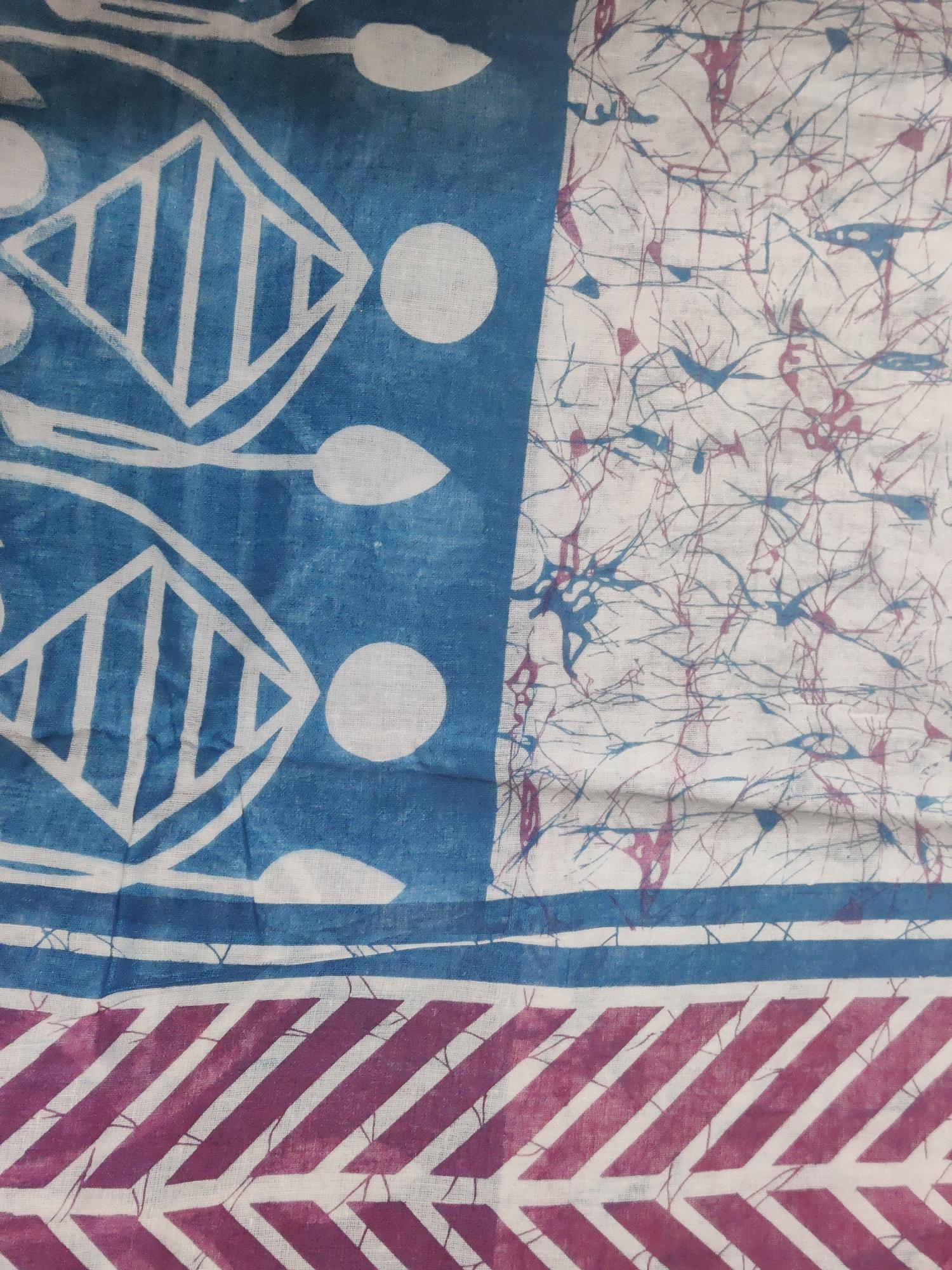 HerClozet Cotton Mulmul Weaved Saree-5.8 Mtr(White; Pink;Blue)